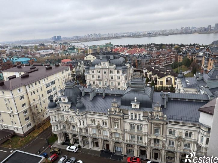 4-комн квартира улица Касаткина, 11,  д. 11