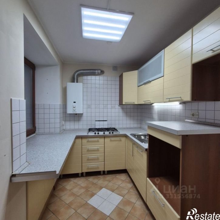 3-комн квартира улица Латышских Стрелков, 10,  д. 10