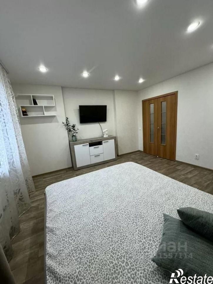 1-комн квартира пр-кт Универсиады, 14,  д. 14