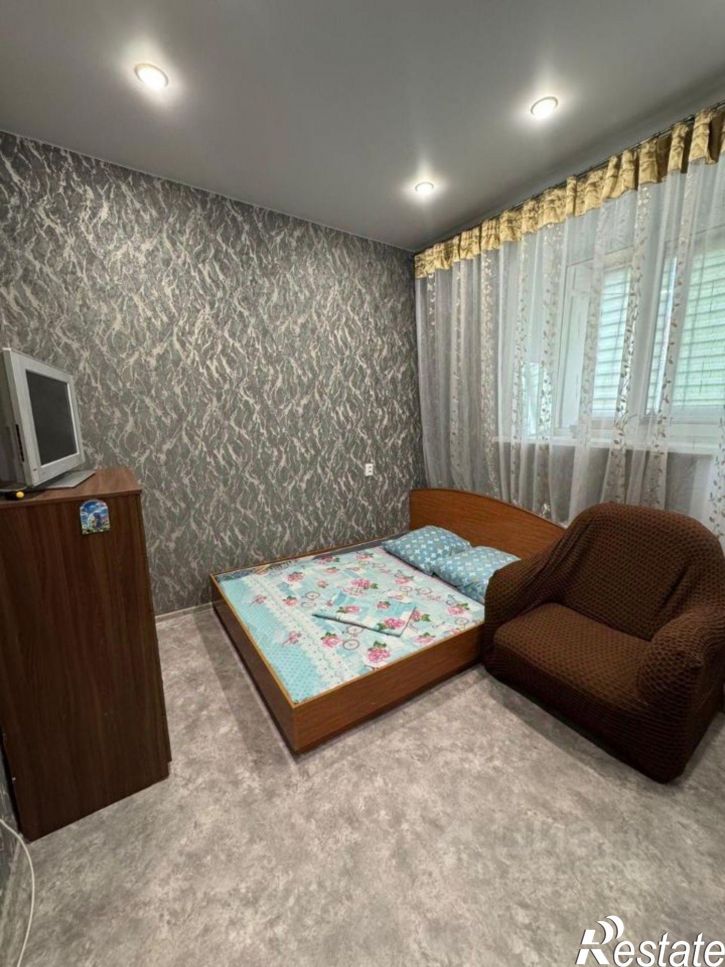 2-комн квартира улица Глазунова, 8 к1,  д. 8 к1