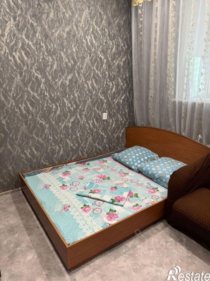 2-комн квартира улица Глазунова, 8 к1,  д. 8 к1