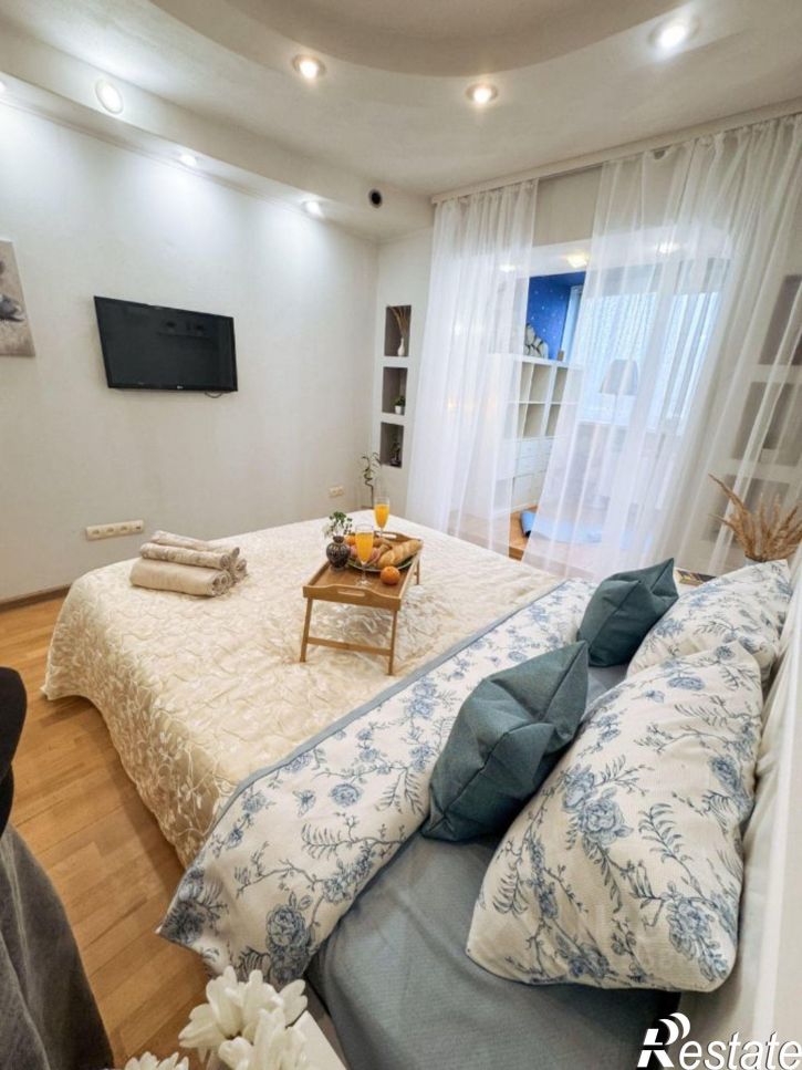 4-комн квартира улица Четаева, 13,  д. 13
