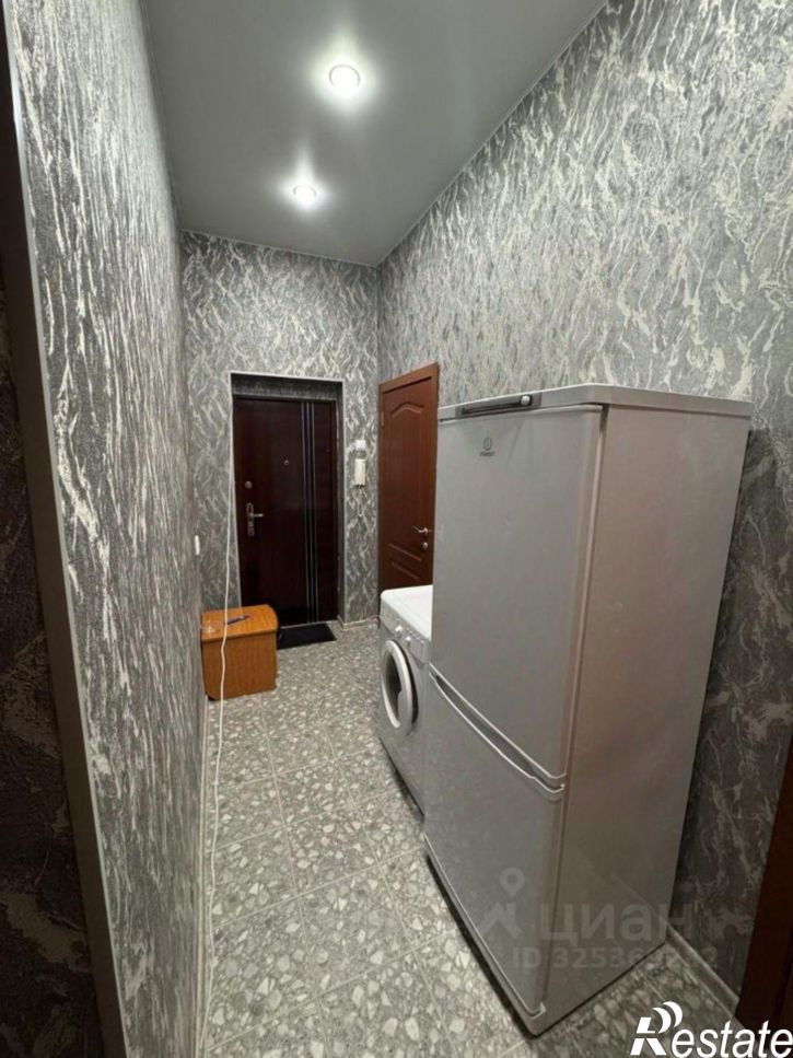 2-комн квартира улица Глазунова, 8 к1,  д. 8 к1