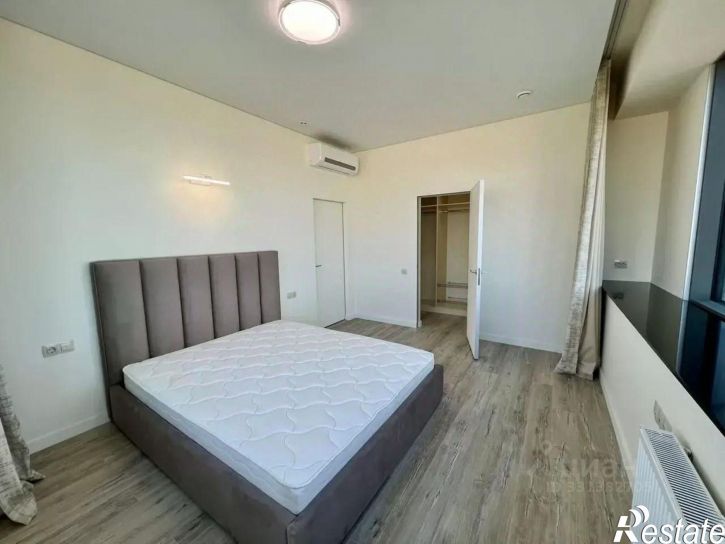2-комн квартира пр-кт Альберта Камалеева, 1,  д. 1
