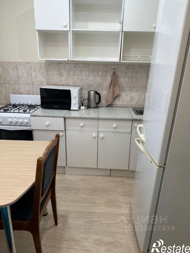 2-комн квартира ул Адоратского, 13,  д. 13