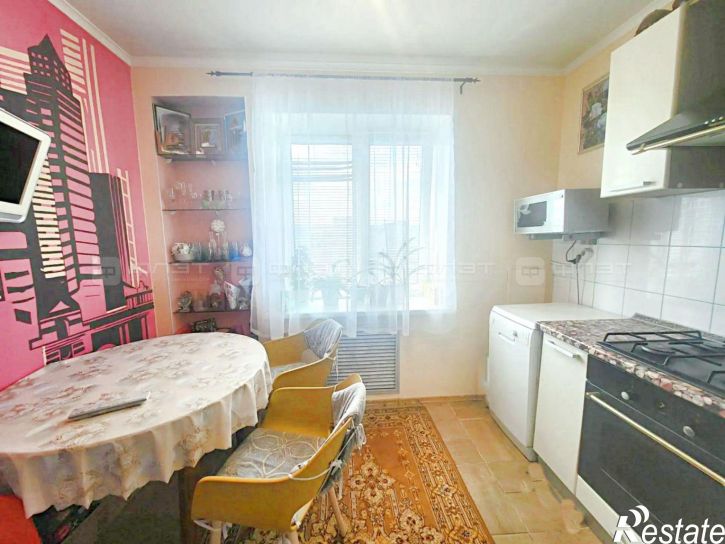 2-комн квартира ул. Адоратского, дом 44
