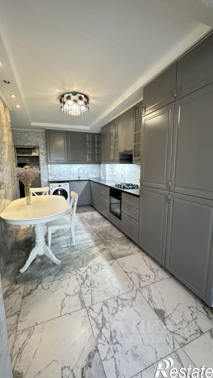 3-комн квартира пр-кт Победы, 210а,  д. 210а