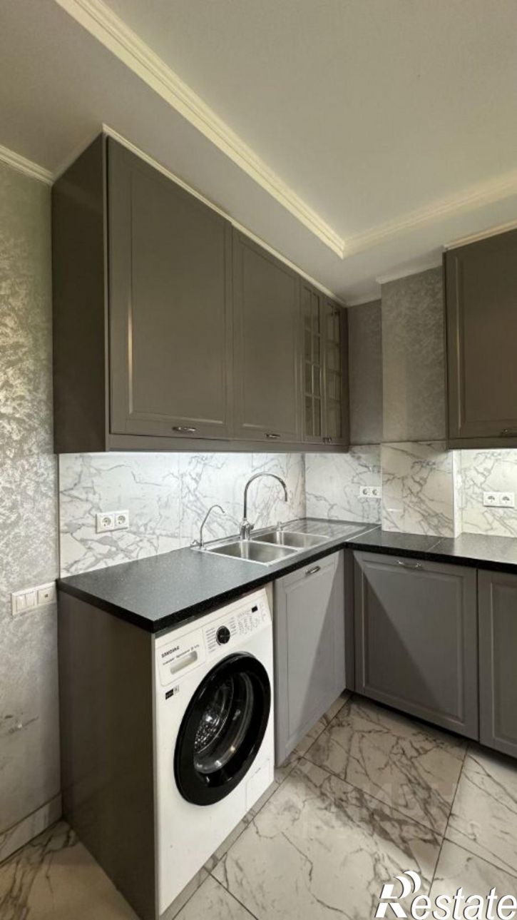 3-комн квартира пр-кт Победы, 210а,  д. 210а