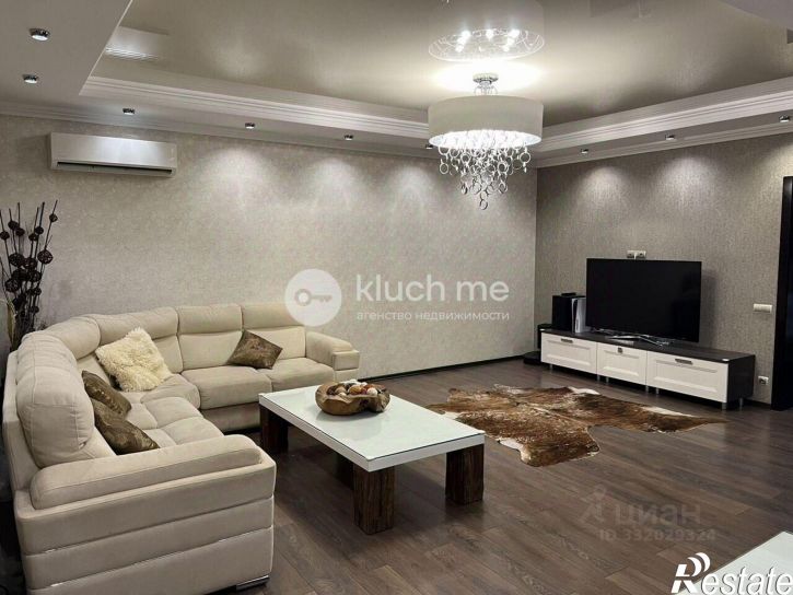 4-комн квартира ул Адоратского, 2,  д. 2