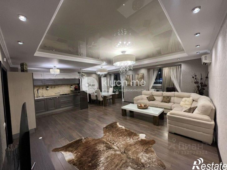 4-комн квартира ул Адоратского, 2,  д. 2