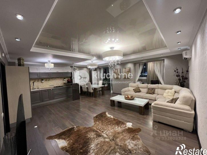 4-комн квартира ул Адоратского, 2,  д. 2
