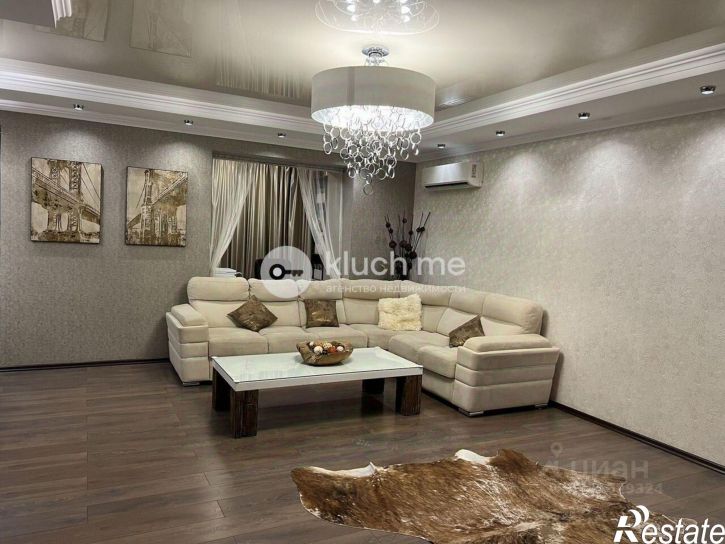 4-комн квартира ул Адоратского, 2,  д. 2
