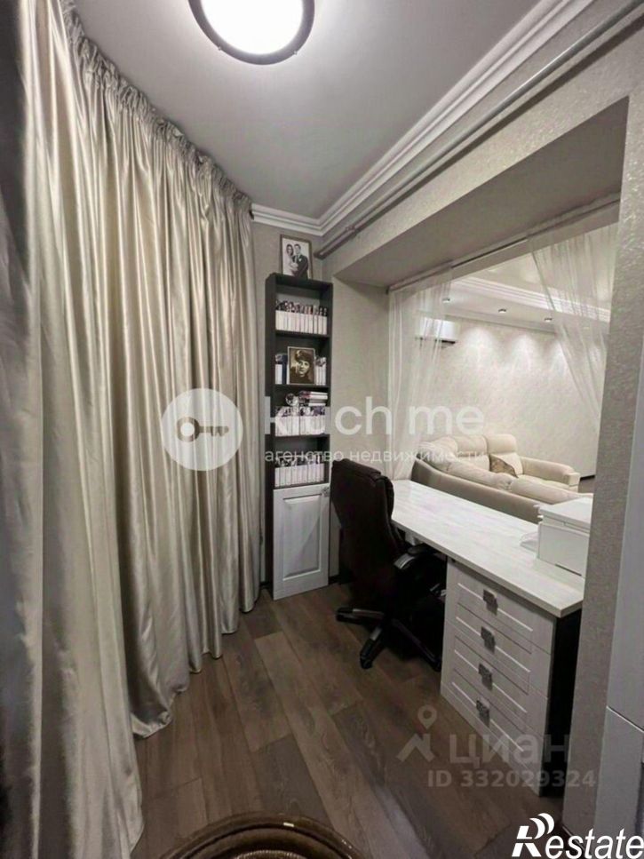 4-комн квартира ул Адоратского, 2,  д. 2
