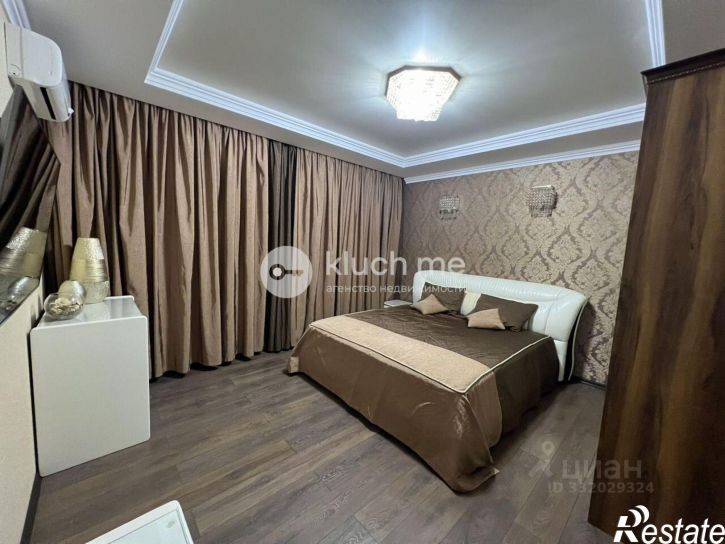 4-комн квартира ул Адоратского, 2,  д. 2