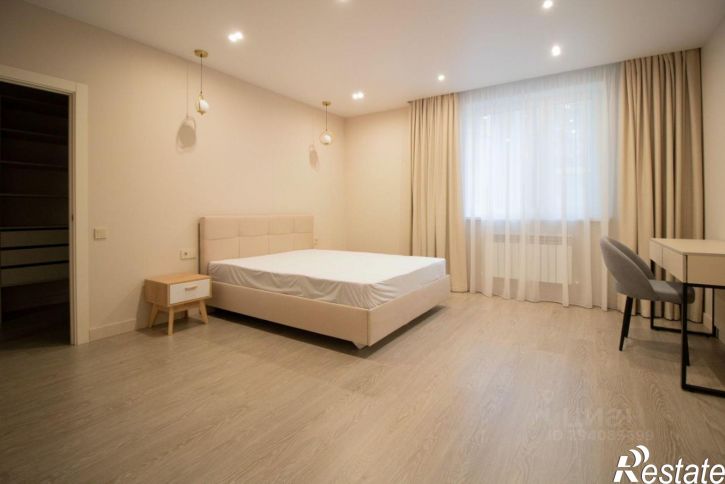 3-комн квартира ул Адоратского, 1Б,  д. 1Б