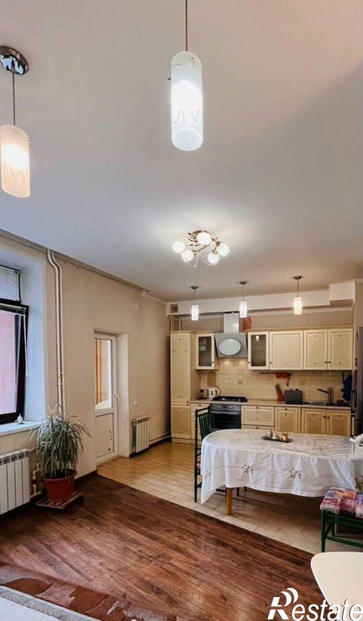 3-комн квартира ул Вишневского, 3,  д. 3