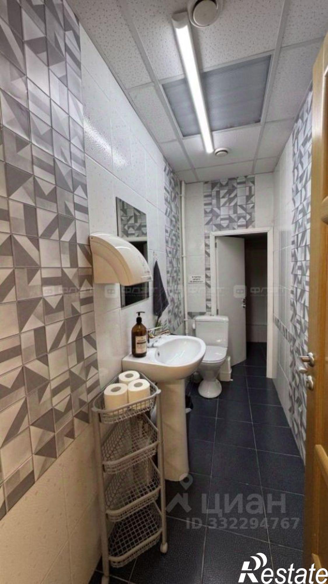 Купить офис, помещение под офис за 15 409 500 рублей на ул Адоратского, 3Г