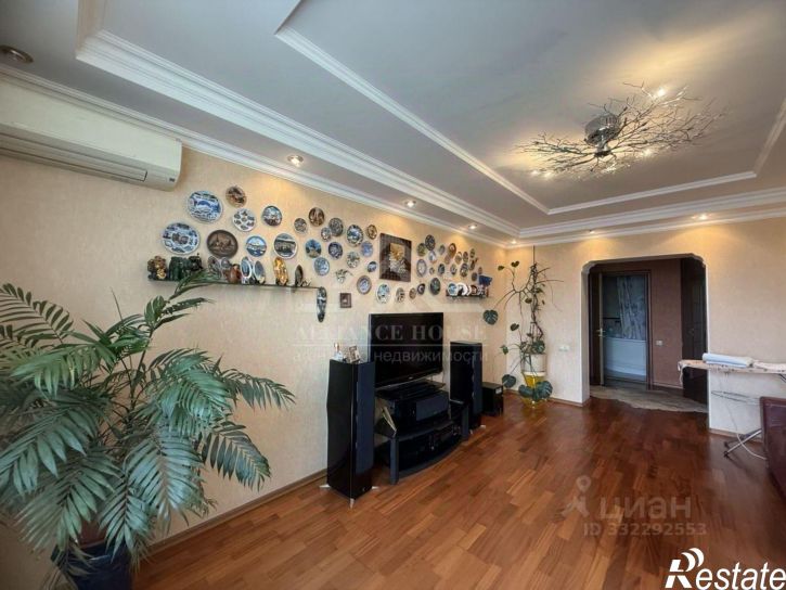 4-комн квартира ул Космонавтов, 39Б,  д. 39Б