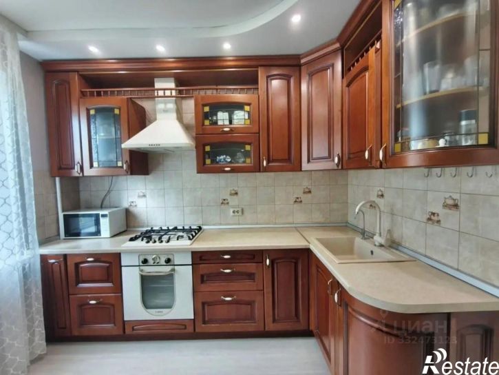 3-комн квартира ул Адоратского, 37,  д. 37