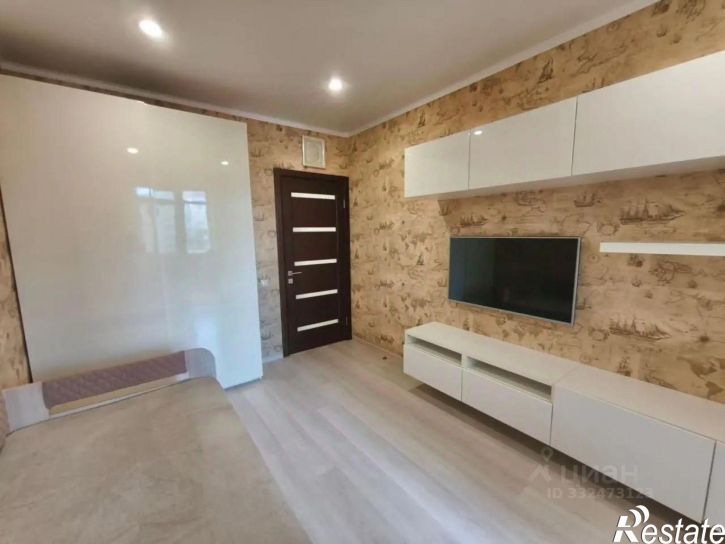 3-комн квартира ул Адоратского, 37,  д. 37