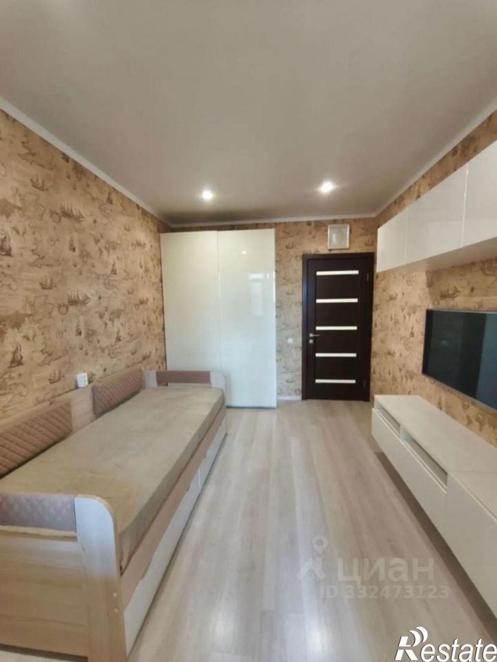 3-комн квартира ул Адоратского, 37,  д. 37