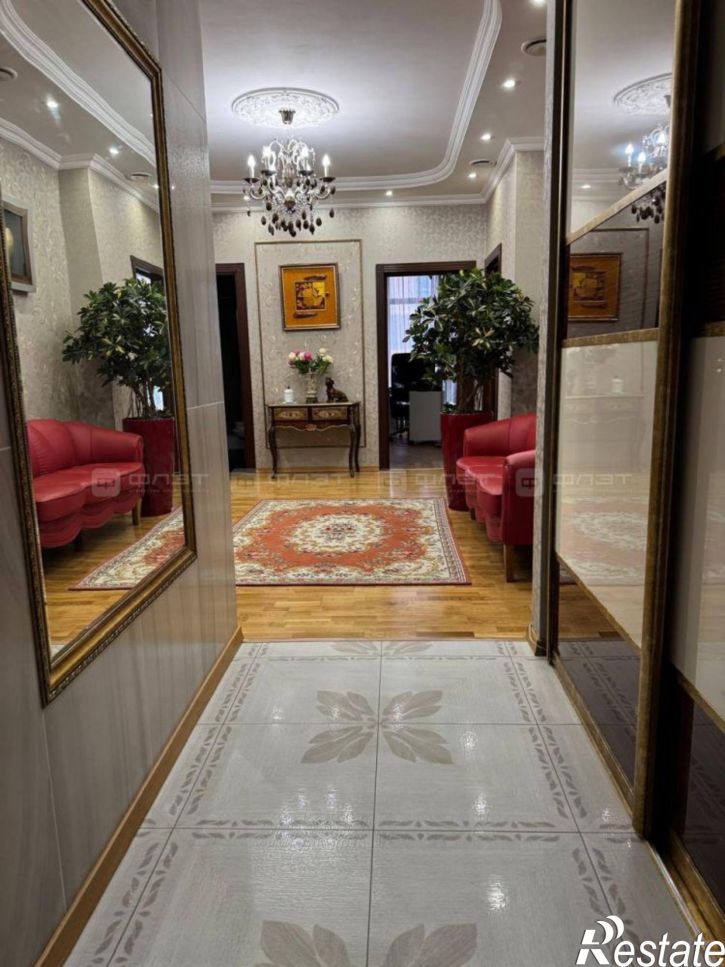 3-комн квартира ул. Мусина д.1