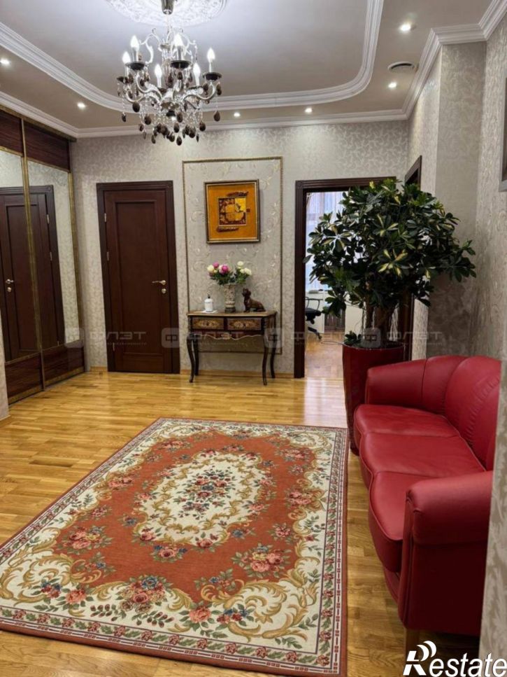 3-комн квартира ул. Мусина д.1