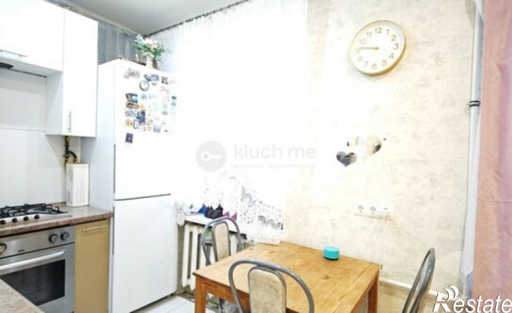 2-комн квартира ул Академика Кирпичникова, 8,  д. 8