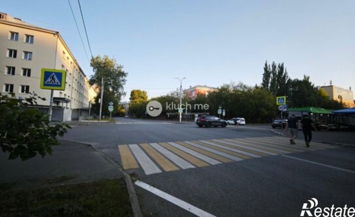 2-комн квартира ул Академика Кирпичникова, 8,  д. 8