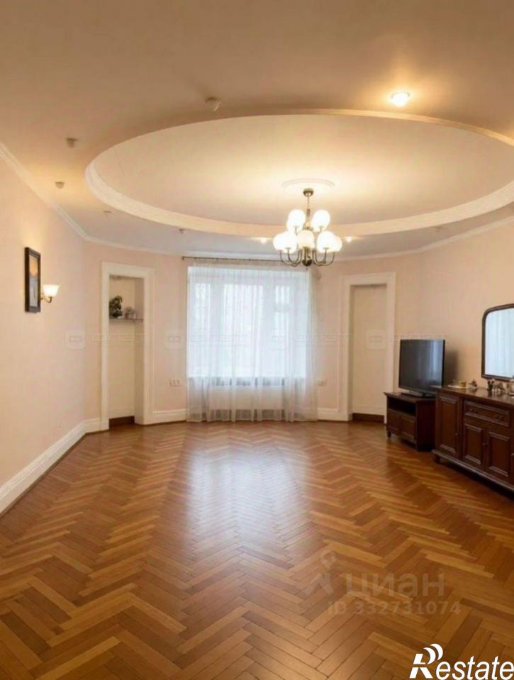 3-комн квартира ул Адоратского, 17,  д. 17