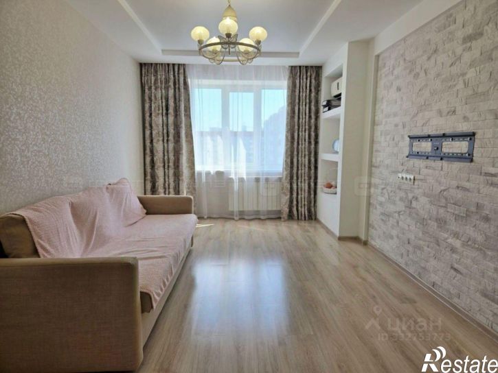 4-комн квартира ул Юлиуса Фучика, 127,  д. 127