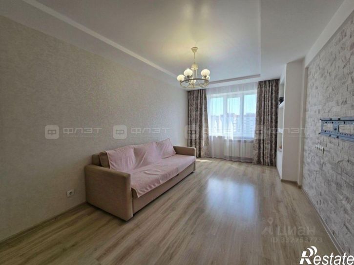 4-комн квартира ул Юлиуса Фучика, 127,  д. 127