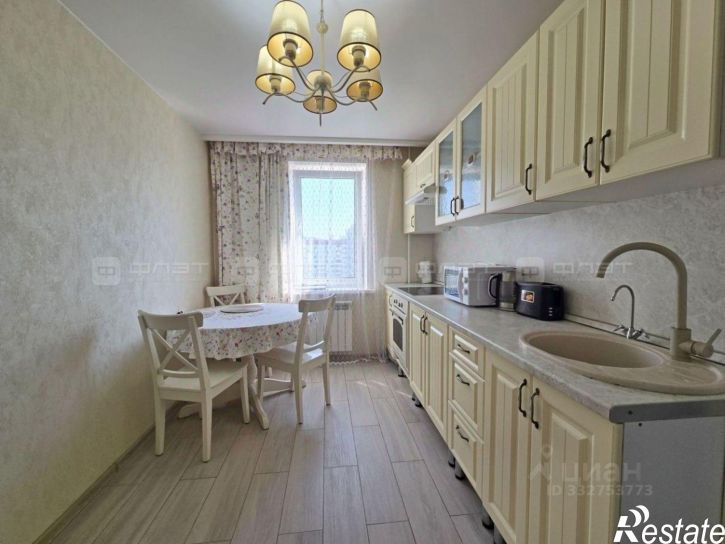 4-комн квартира ул Юлиуса Фучика, 127,  д. 127