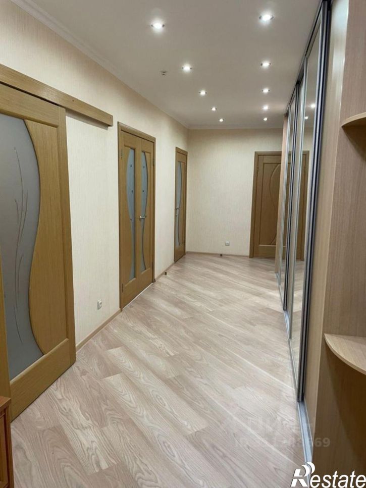 3-комн квартира ул Адоратского, 4,  д. 4