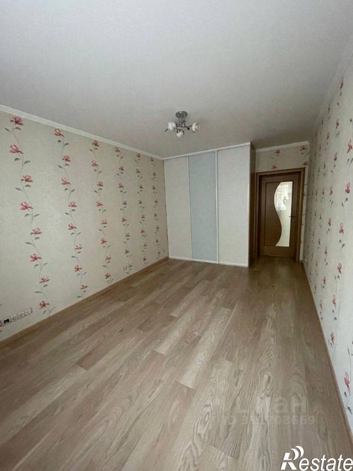 3-комн квартира ул Адоратского, 4,  д. 4