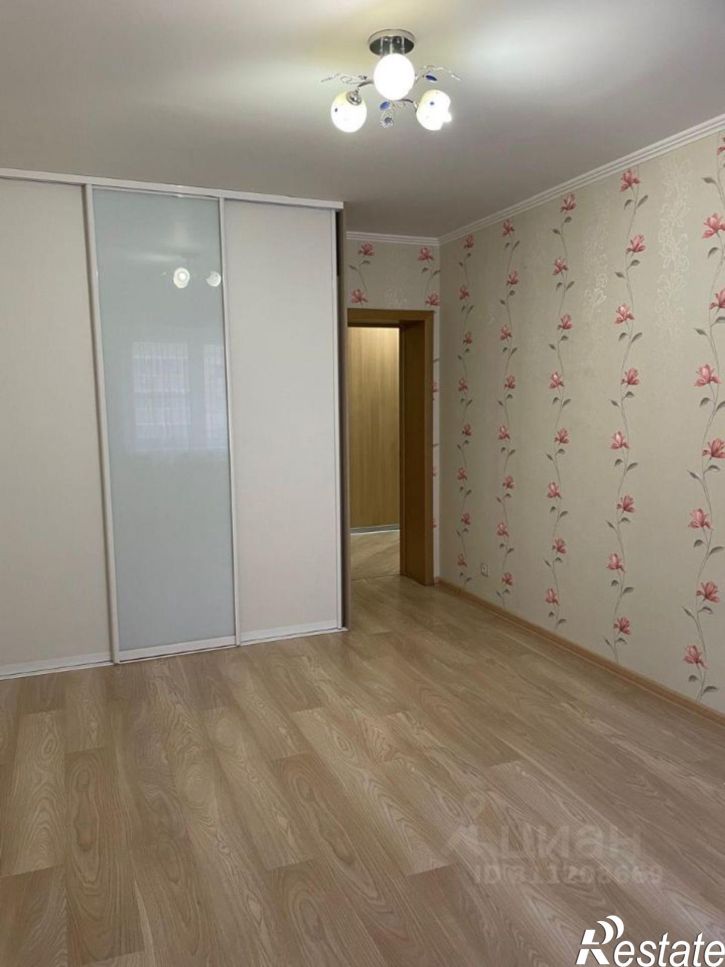 3-комн квартира ул Адоратского, 4,  д. 4
