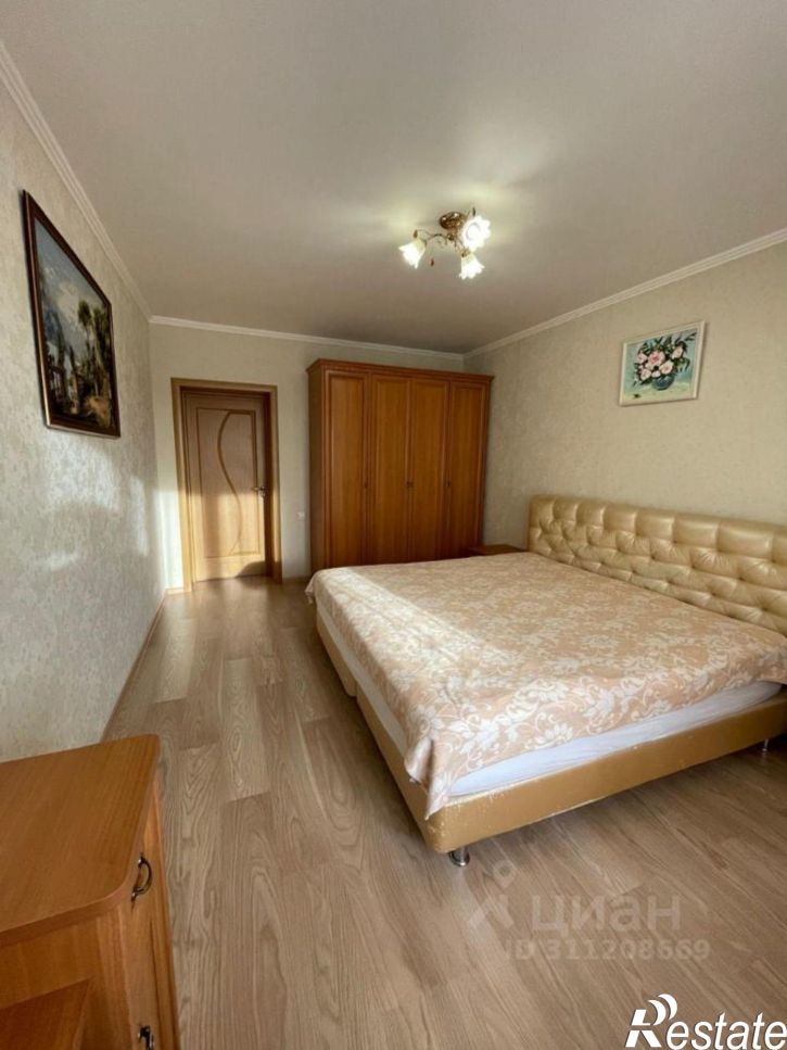 3-комн квартира ул Адоратского, 4,  д. 4