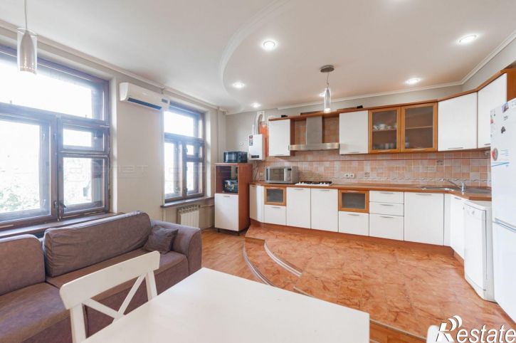 2-комн квартира ул. Павлюхина, дом 85