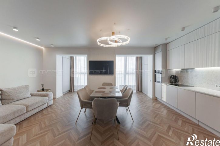 4-комн квартира ул. Разведчика Ахмерова, дом 7