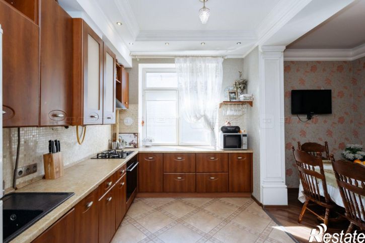 3-комн квартира ул. Бутлерова, дом 31