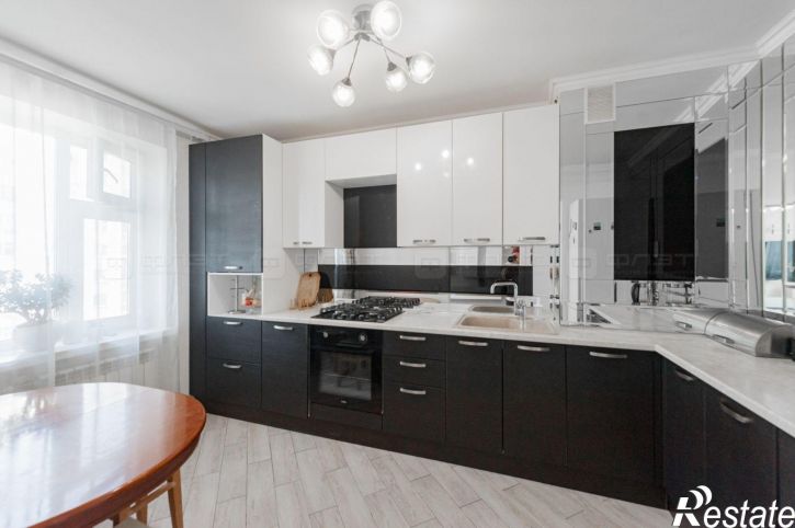 4-комн квартира ул. Четаева, дом 51