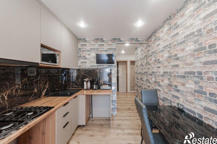 3-комн квартира ул. Академика Парина, дом 6