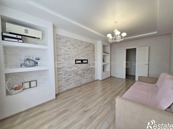 4-комн квартира ул. Юлиуса Фучика, дом 127