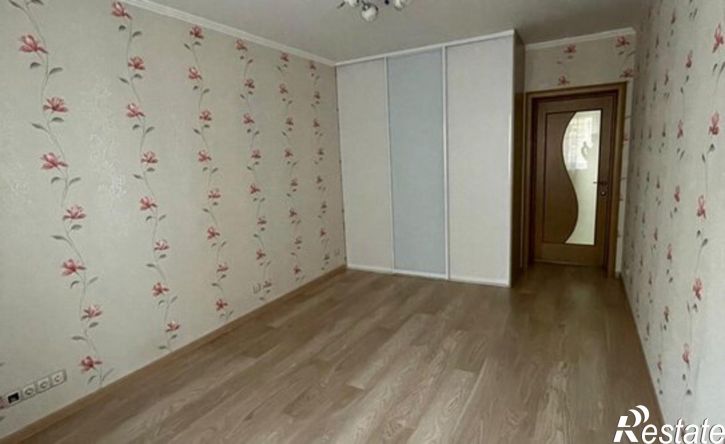 3-комн квартира ул Адоратского, 4,  д. 4