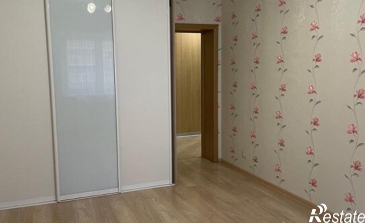 3-комн квартира ул Адоратского, 4,  д. 4