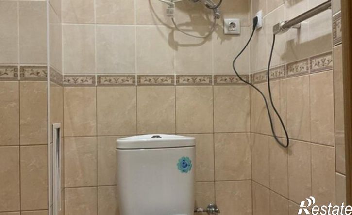 3-комн квартира ул Адоратского, 4,  д. 4
