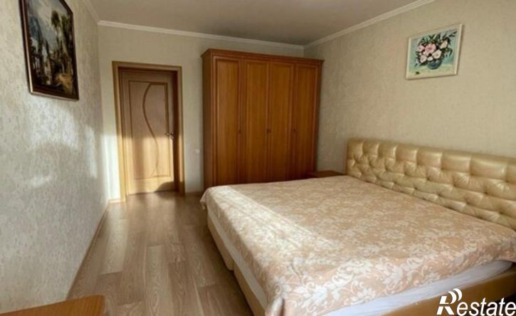 3-комн квартира ул Адоратского, 4,  д. 4