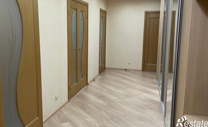 3-комн квартира ул Адоратского, 4,  д. 4