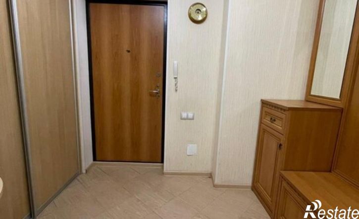 3-комн квартира ул Адоратского, 4,  д. 4