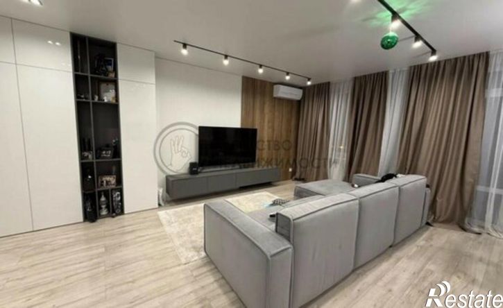 3-комн квартира ул Короленко, 28Б,  д. 28Б